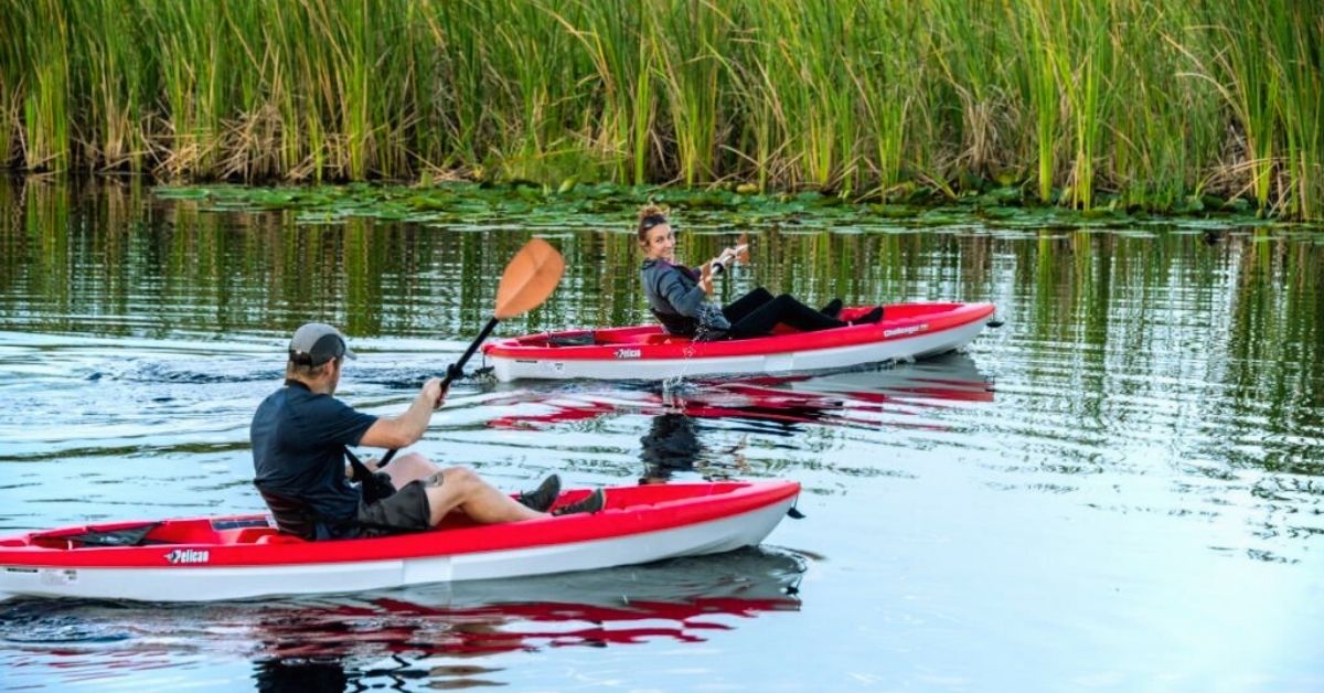 Types of kayaking activities and their suitability for short and long kayaks